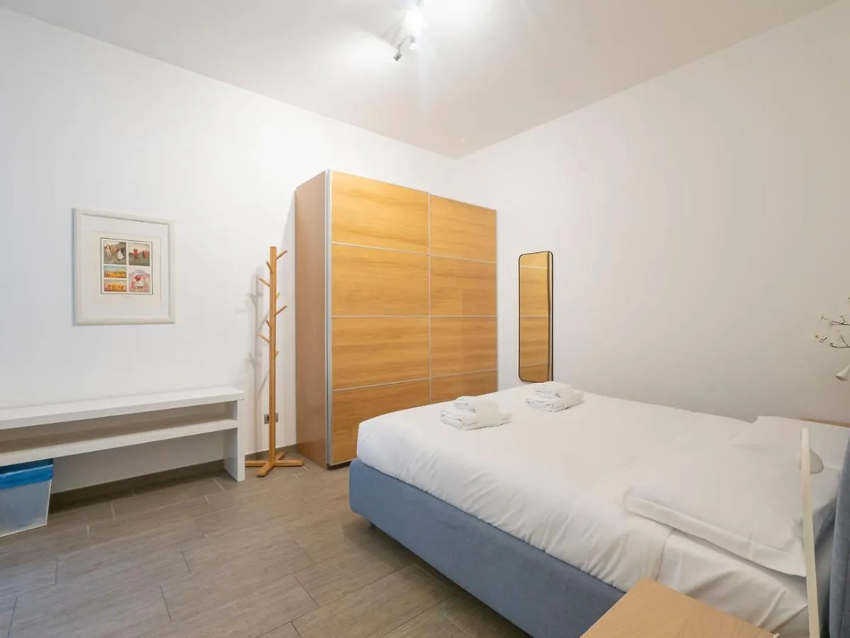 I Host Apartment - Montesuello 9 Milano