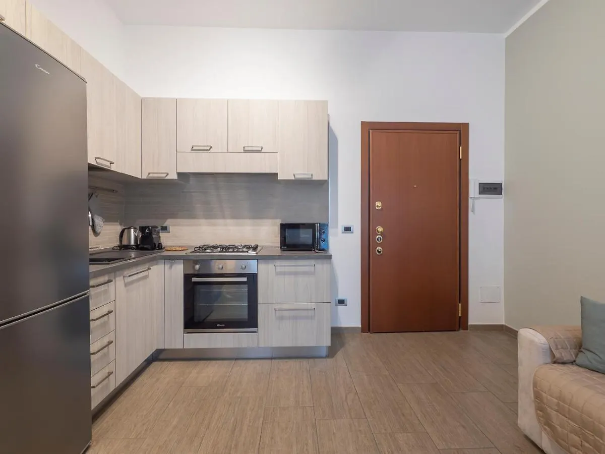 I Host Apartment - Montesuello 9 Milan 0*,  Italy