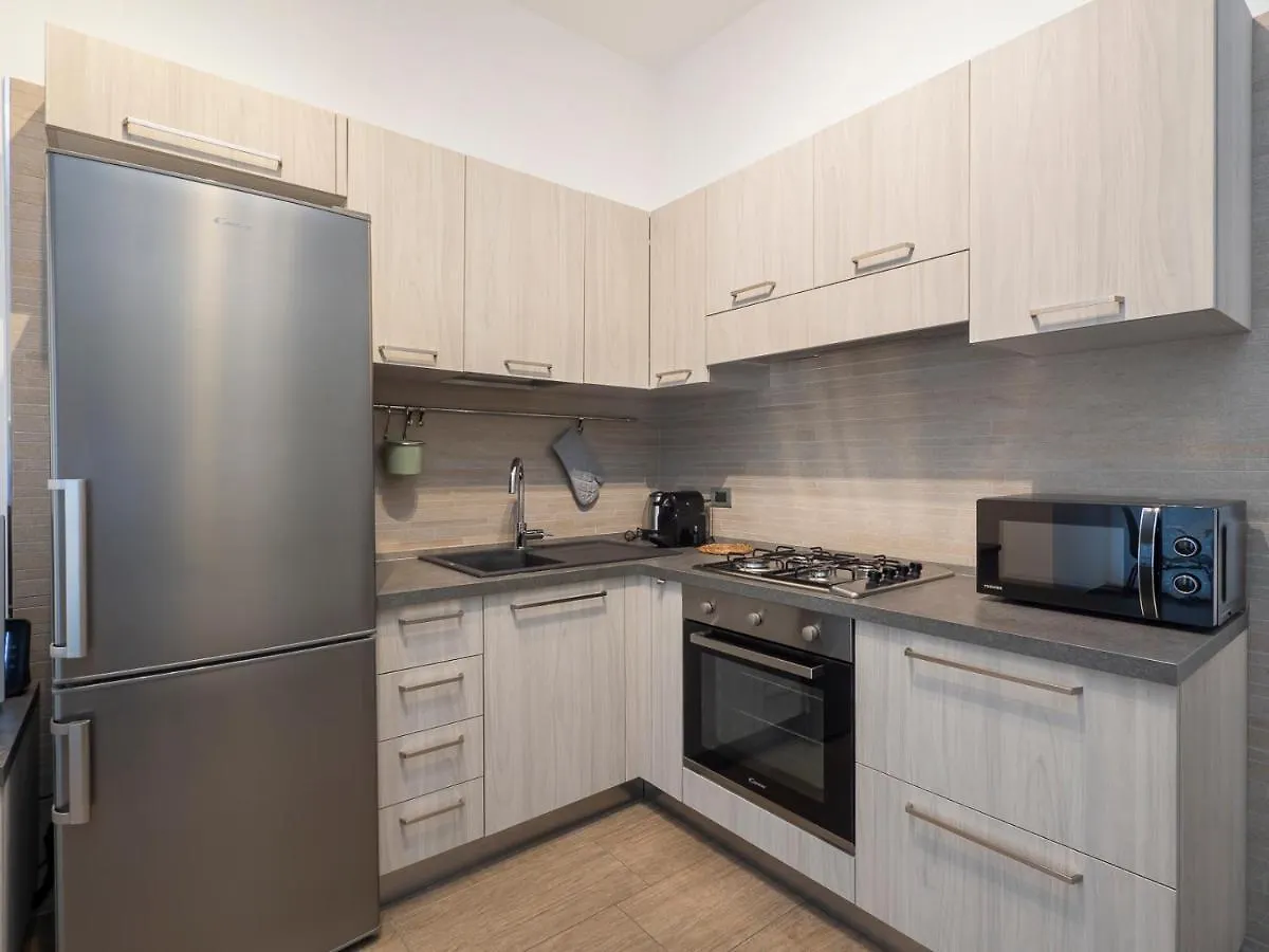 I Host Apartment - Montesuello 9 Milan